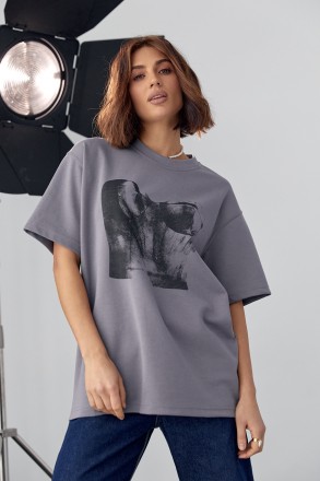 Женская трикотажная футболка оверсайз – это стильный элемент гардероба, сочетающ. . фото 10