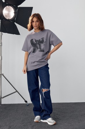 Женская трикотажная футболка оверсайз – это стильный элемент гардероба, сочетающ. . фото 4