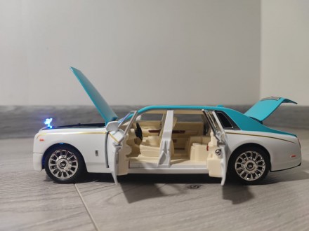Преміальна модель Rolls Royce Phantom Mansory масштабом 1:24. Машинка виготовлен. . фото 3