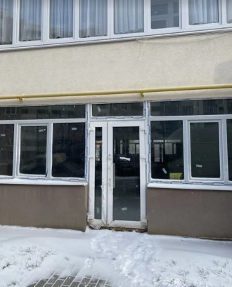 Здається в оренду на довгий термін торгово-офісне приміщення по вулиці Київська.. Бам. фото 2
