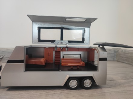 Інерційна машинка срібного кольору Тесла Кібертрак (Cybertruck) з трейлером та к. . фото 3