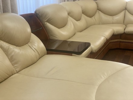 Продаю шкіряний диван в ідеальному стані. Дуже зручний, комфортний, красивий.
М. . фото 7