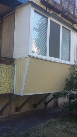 Виготовлення та професійний монтаж металлопластикових балконів з розширенням під. . фото 9