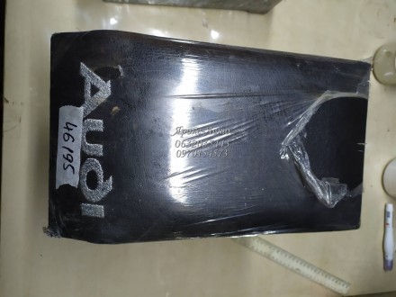 Подлокотник AUDI 80 черный с вышивкой 000046195. . фото 2