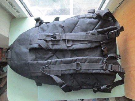 Рюкзак туристичний зі стропами (легкий) 20-25 літрів. 50х30х15 см. Не новий

Р. . фото 6