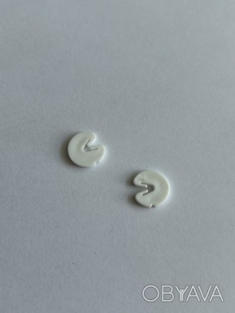 Стопор имеет форму таблетки с небольшим вырезом, который надевается на цепочку в. . фото 1