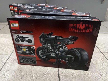 
LEGO Technic Бэтмен: Бэтцикл (42155) Конструктор НОВЫЙ!!!
Подарите поклонникам . . фото 3