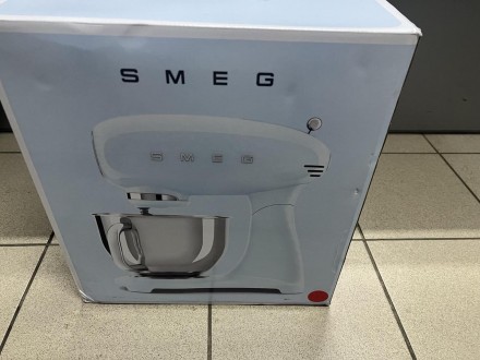 
Smeg SMF03RDEU Планетарный миксер, красный НОВЫЙ!!!
Удобная модель из коллекции. . фото 4