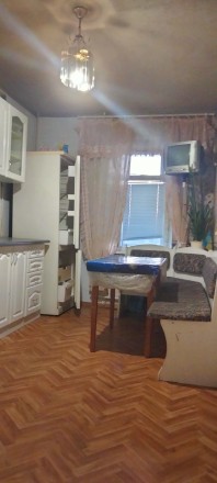 Здається квартира на Хабаровський
Необхідні меблі, техніка, посуд.
Опалення це. . фото 3