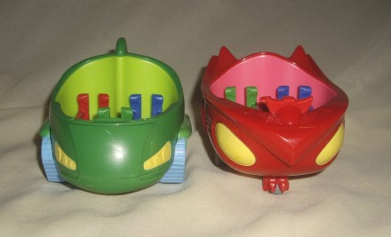 Машинки з наборів PJ Masks-з відомого мультсеріалу "Герої в масках".
. . фото 5