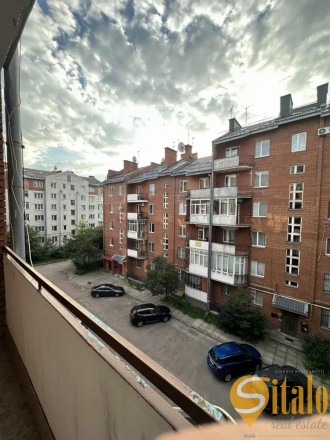 4 кімнатна простора квартира з ремонтом і меблями, розташована на 4 поверсі з 5 . Франковский. фото 22