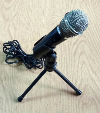 Микрофон Trust с выключателем звука и подставкой-треногой.Б/у, полностью рабочий. . фото 2