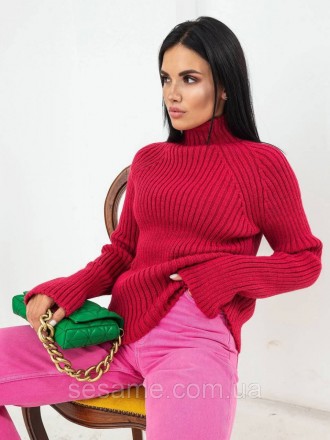 Яркий лаконичный свитер в стиле вязка-резинка станет любимой вещью в повседневно. . фото 3