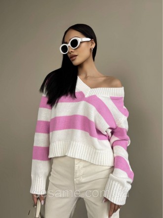 Смугастий светр з V-подібним вирізом — ідеальний вибір для тих, хто хоче мати ст. . фото 2