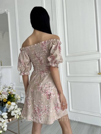 Це дуже привабливе плаття, яке демонструє ідеальне поєднання елегантності та смі. . фото 3