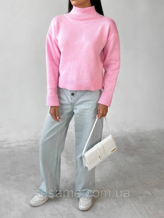 Яскравий лаконічний светр стане улюбленою річчю в повсякденному гардеробі цього . . фото 3
