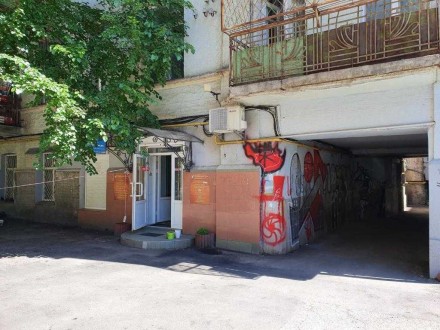 Продажа ликвидного коммерческого помещения в центре Киева. 2 линия. 2 входа (оди. . фото 6