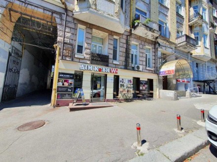 Продажа ликвидного коммерческого помещения в центре Киева. 2 линия. 2 входа (оди. . фото 2