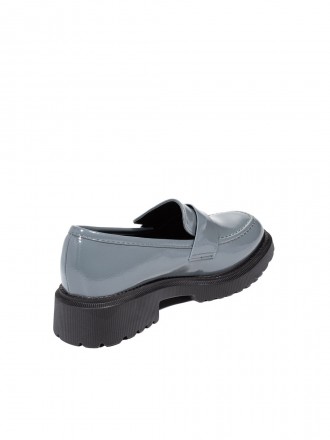 Стильні жіночі туфлі лофери світло-сірого кольору.Верх з екошкіри покритий штучн. . фото 4