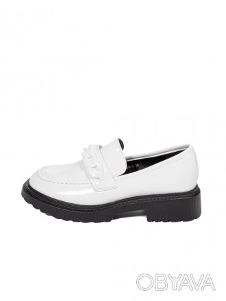 Стильні жіночі туфлі лофери білого кольору.Верх з якісної екошкіри забезпечує до. . фото 1