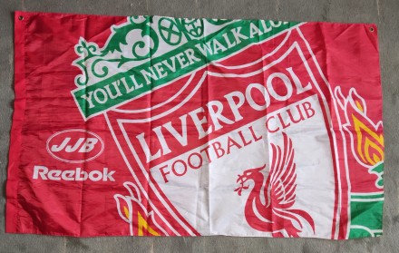 Футбоьный флаг-баннер FC Liverpool, размер 120х75см, в хорошем состоянии. . фото 4