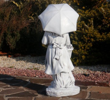Садовая скульптура из полигипса серого цвета в виде девочки под зонтом – это зам. . фото 5