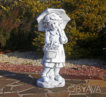 Садовая скульптура из полигипса серого цвета в виде девочки под зонтом – это зам. . фото 1