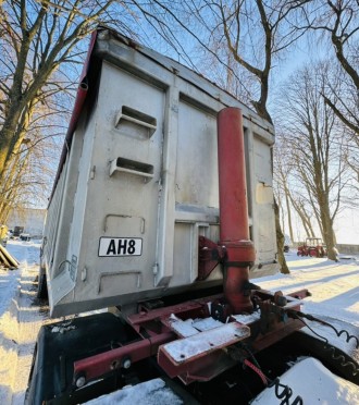 Напівпричіп самоскид Fruehauf DJD TA3 зерновоз 50м3 Свіжий
Рік випуску 1994
Fr. . фото 7