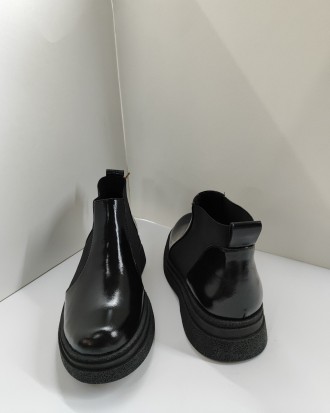Жіночі черевики з натурального лаку, всередині італійське сукно, гумка по всій д. . фото 3