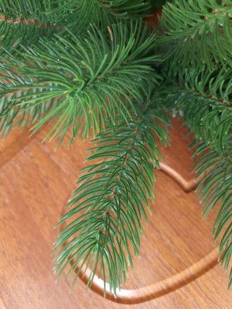 Новорічний вінок "Буковельський" 50см зелений Декор
Лита конструкція дарує макси. . фото 3