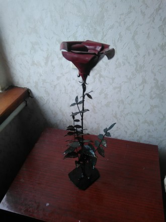 Продам металлическую кованую розу, высота 33 см. Отлично подойдет как декорация . . фото 3
