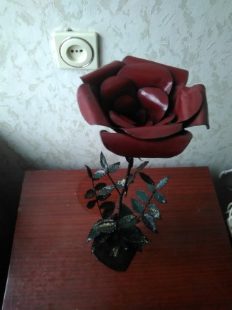 Продам металлическую кованую розу, высота 33 см. Отлично подойдет как декорация . . фото 2