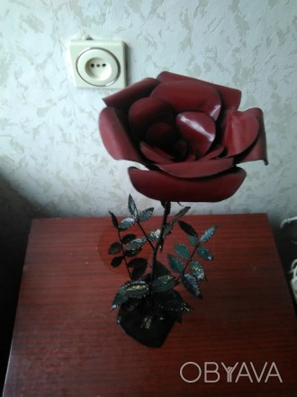 Продам металлическую кованую розу, высота 33 см. Отлично подойдет как декорация . . фото 1