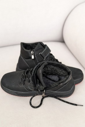 Підліткові черевики шкіряні зимові чорні Levons Л-54 хутро
Усередині натуральне . . фото 8