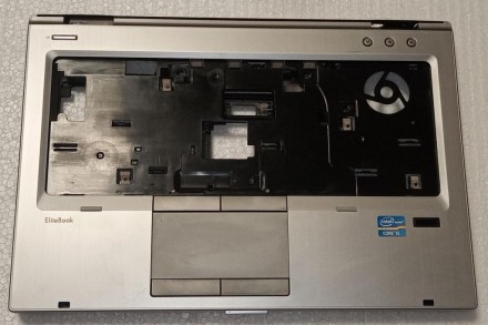 Нижня частина корпуса з ноутбука HP EliteBook 8470p (поддон та палмрест)

Зовн. . фото 2