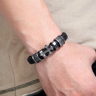
 Мужской кожаный браслет со стальными серебряными вставками The Cross
Мужские к. . фото 8