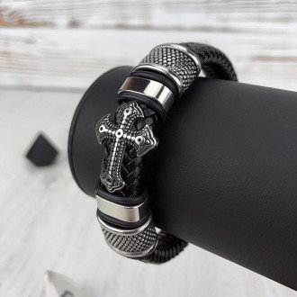 
 Мужской кожаный браслет со стальными серебряными вставками The Cross
Мужские к. . фото 3