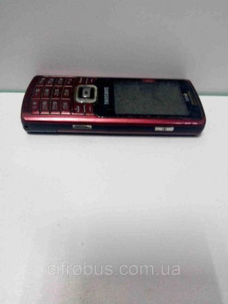 Телефон, поддержка двух SIM-карт, экран 2.2", разрешение 220x176, камера 1.30 МП. . фото 2