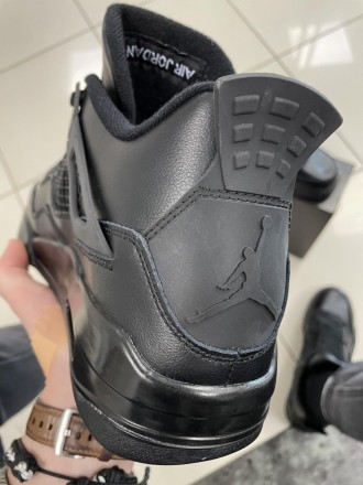 
 
 Кроссовки Nike Air Jordan Retro 4 all black
41 (26 см)	
42 (26.5 см)	
43 (27. . фото 8