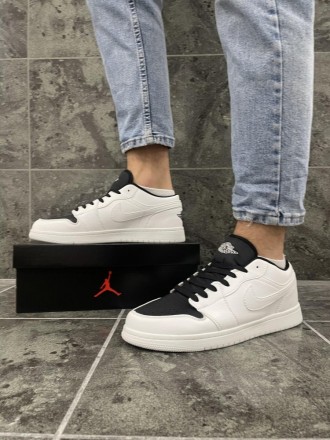 
 
 Кроссовки Nike Air Jordan 1 low, белые с чёрным носком
41 (26 см)	
42 (26.5 . . фото 5