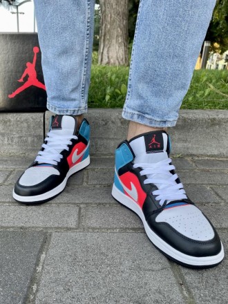 
 
 Кроссовки Nike Air Jordan 1 (красно-синие)
41 (26 см)	
42 (26.5 см)	
43 (27.. . фото 4