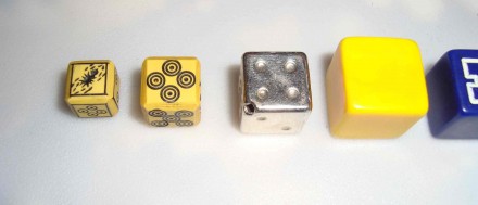 Кубик - игральная кость для настольных игр

Кубики, кости, зары игральные для . . фото 7