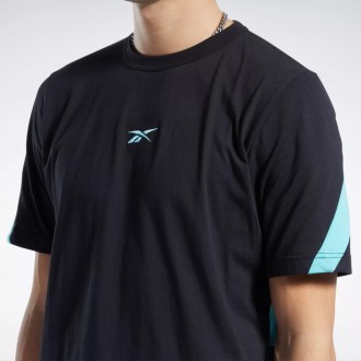 Нова чоловіча футболка REEBOK Classics Brand Proud T-Shirt
Привіз з США, є інво. . фото 10