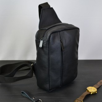 Мужская черная сумка-слинг из натуральной кожи – элегантный и практичный аксессу. . фото 9