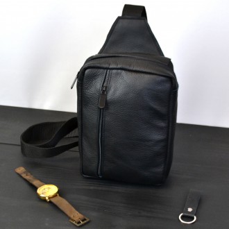 Мужская черная сумка-слинг из натуральной кожи – элегантный и практичный аксессу. . фото 5