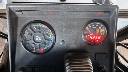 Трактор колісний МТЗ 892
Повний привід, з турбіною
2015 року
4000 мотогодин
. . фото 10