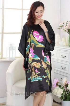 Элегантное атласное платье кимоно с разрезиками по бокам, уютное и роскошное для. . фото 2