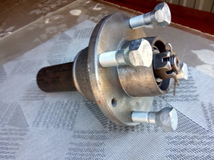 Ступица ВАЗ 2101 усиленная шплинтованная на прицеп под жигулевское колесо с болт. Киев. фото 1