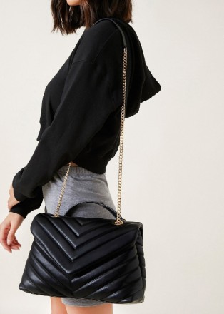 
Женская сумочка кросс-боди с золотой фурнитурой на два отдела
Размеры - 34х20х8. . фото 7