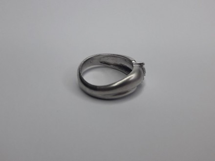 Серебряное кольцо с одним большим камушком (хрусталь).
Шинка сделана с сочетани. . фото 4